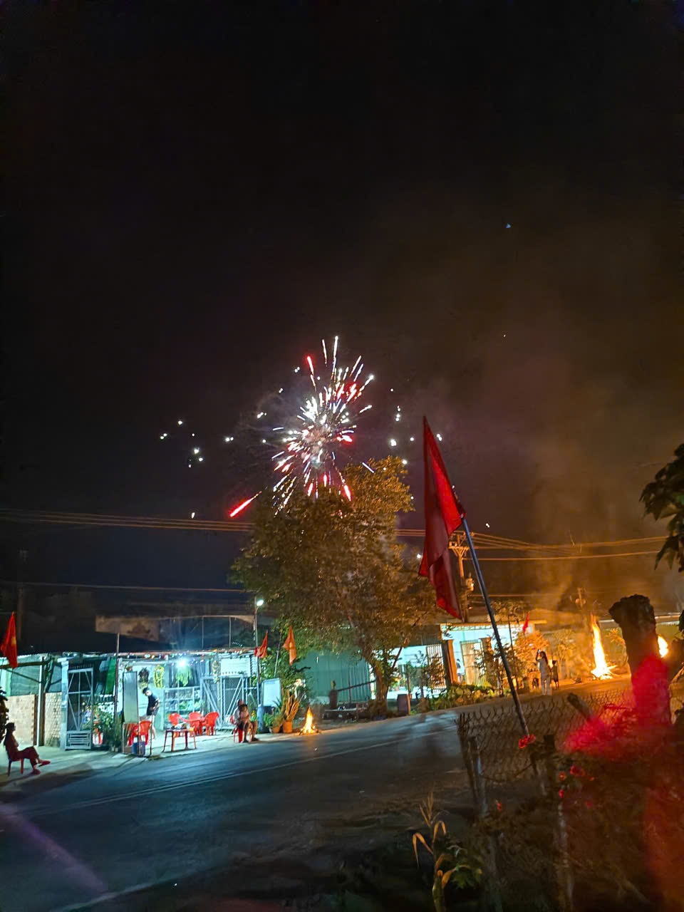 Bắn pháo ngày Tết